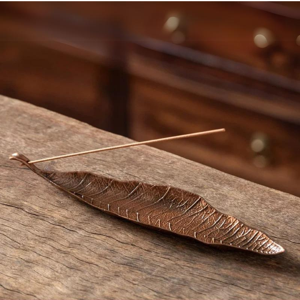 Elegant Leaf Incense Holder & Ash Catcher – Long Censer for Meditation & Home Décor Accessories